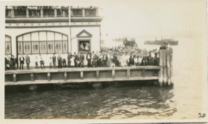 Image of Crowd at departure of S.S. Roosevelt, July 6, 1908